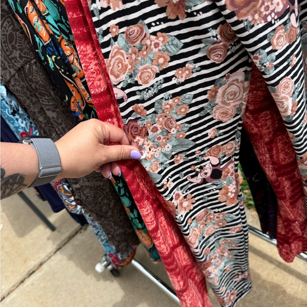 Colorful Patterned Leggings Collection - Picture 5 of 6